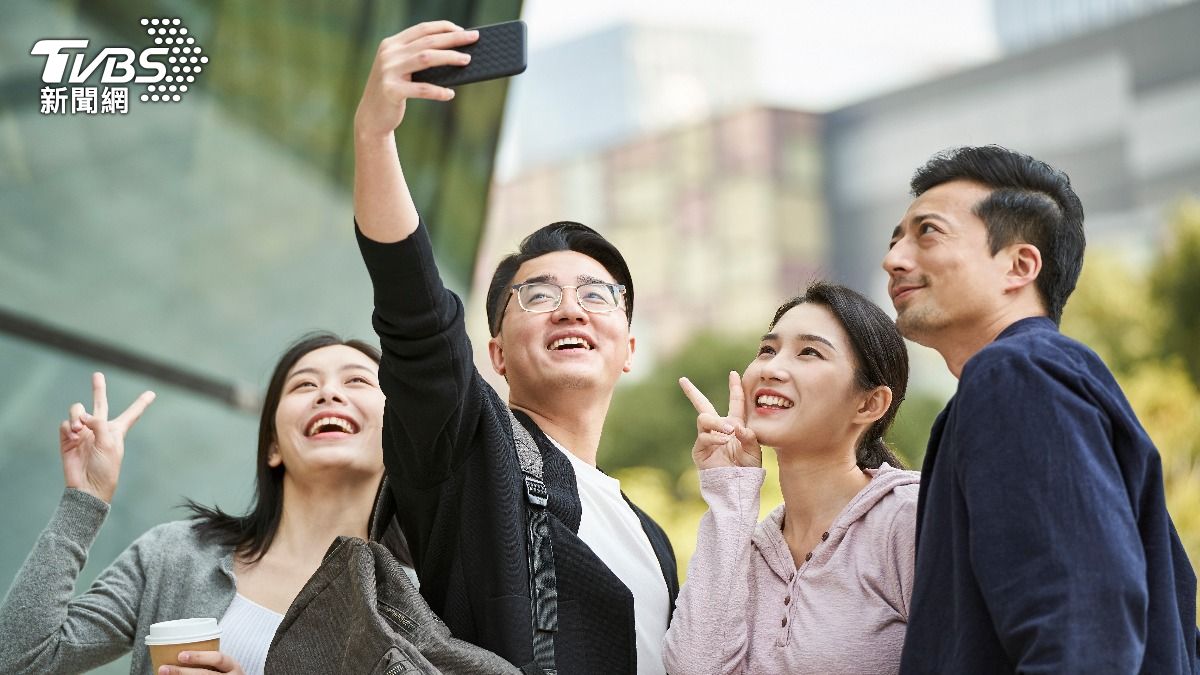 拍照不要比YA「指紋恐被盜」? 專家曝真相:太誇張