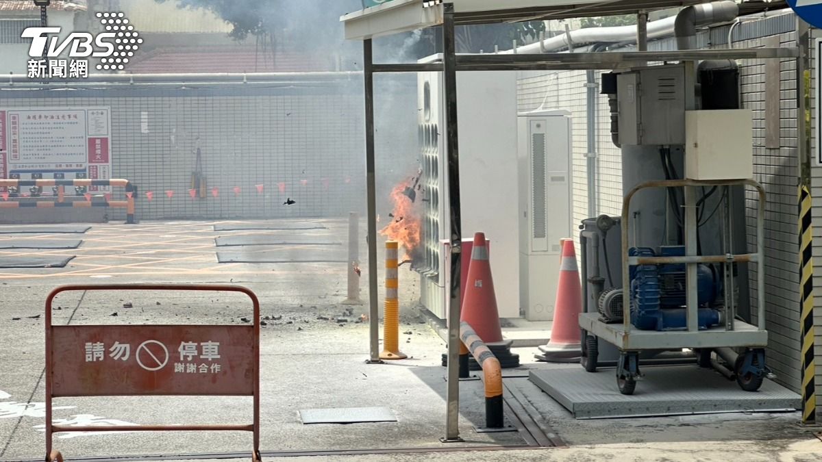 Gogoro換電站突然爆炸起火。（圖／TVBS）