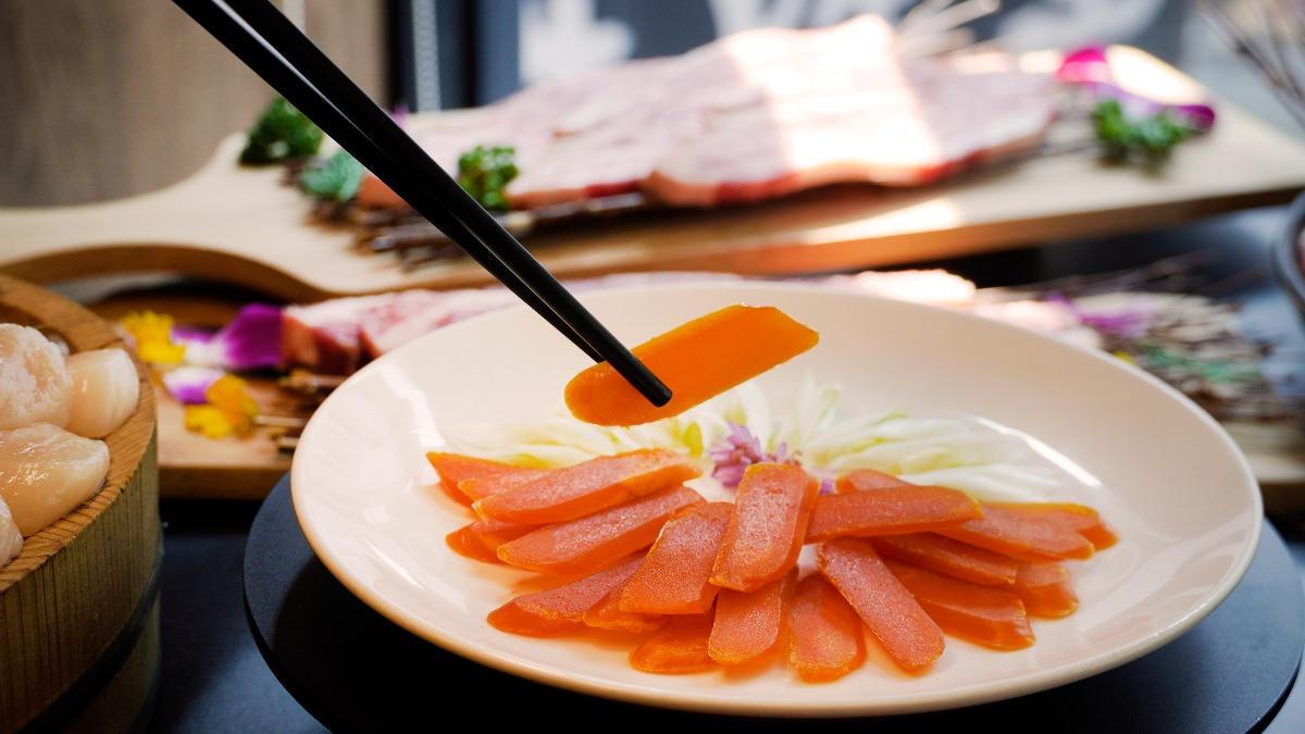 哞哞屋和牛燒肉推出五月優惠,符合條件即贈烏魚子吃到飽。(圖/業者提供)