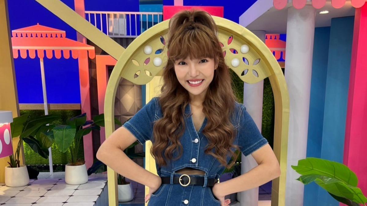 何美曾借別校制服,分喜歡的男生一起上課。(圖/緯來綜合台提供)