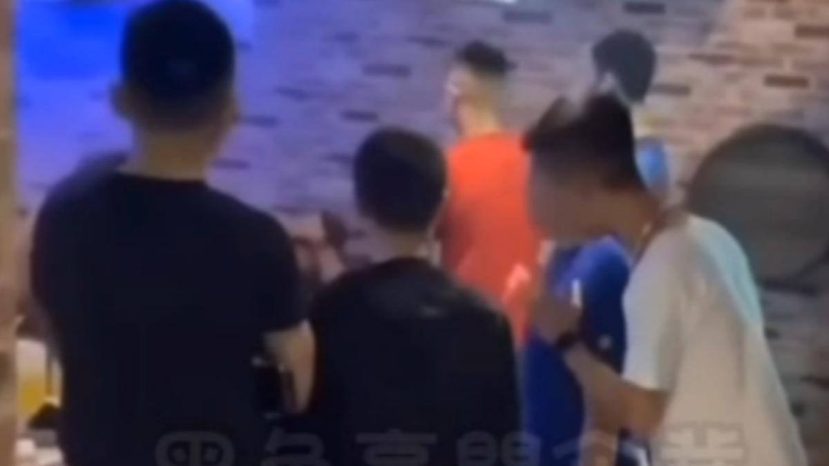 沒錢別耍帥!找10名傳播妹陪唱沒付錢 嘉義男遭惡煞圍毆慘掛彩