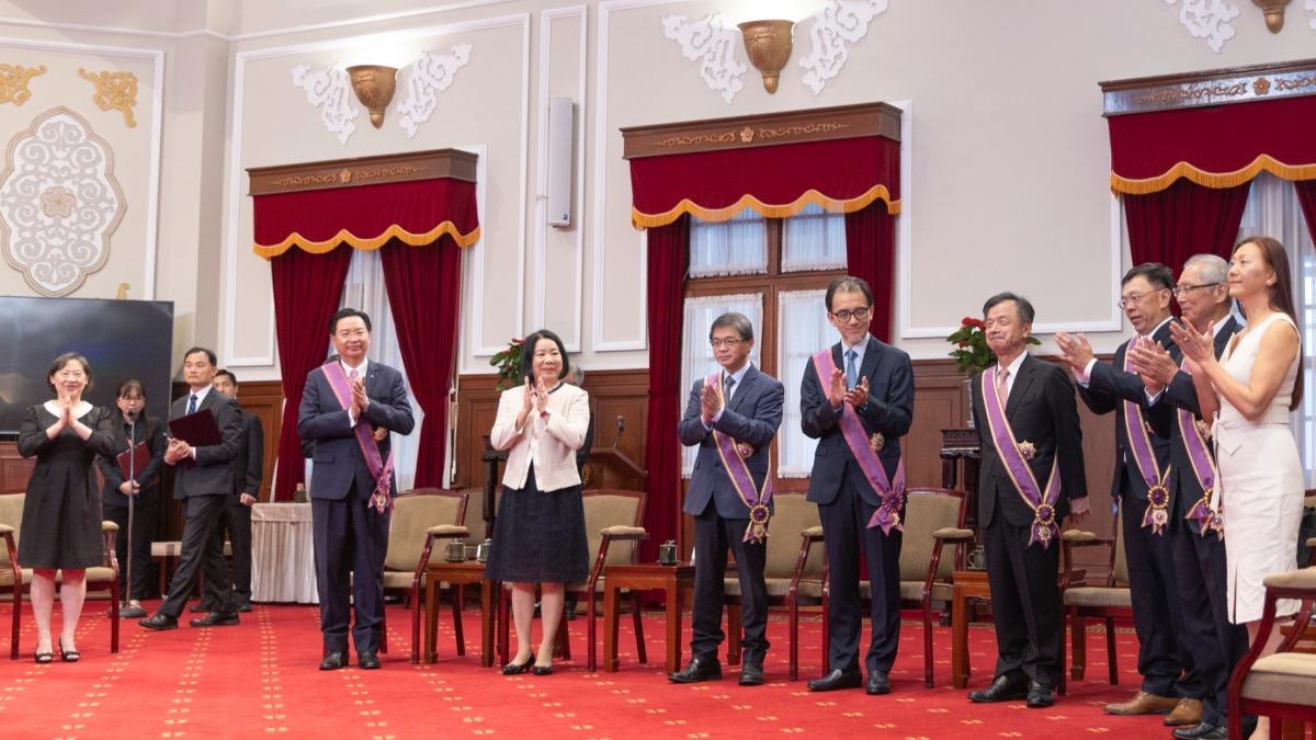 不只邱國正女兒！林佳龍、鄭文燦妻子都來了　官夫人罕亮相