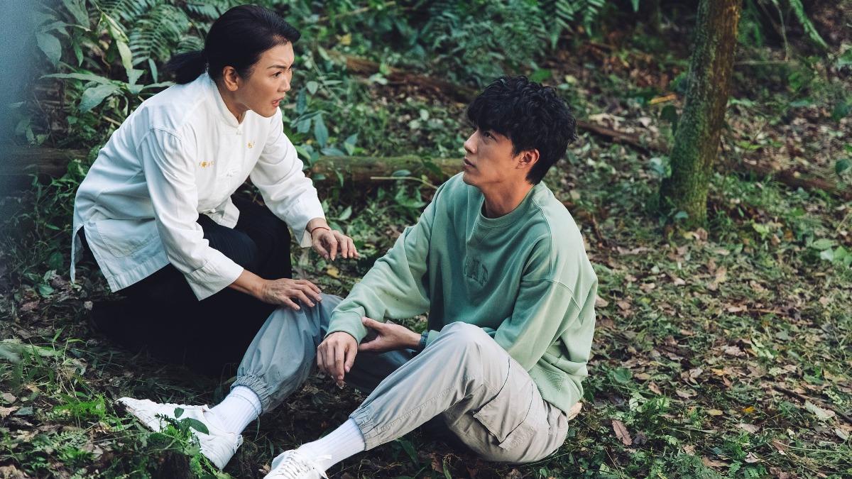 《幸福房屋事件簿》姚黛瑋(左)飾演蔡凡熙(右)的媽媽。(圖/逆光電影股份有限公司提供)