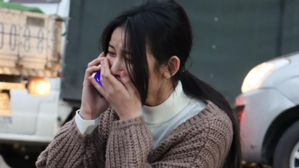 采子路邊崩潰暴哭!恍神開車撞人入獄 坐牢畫面曝光