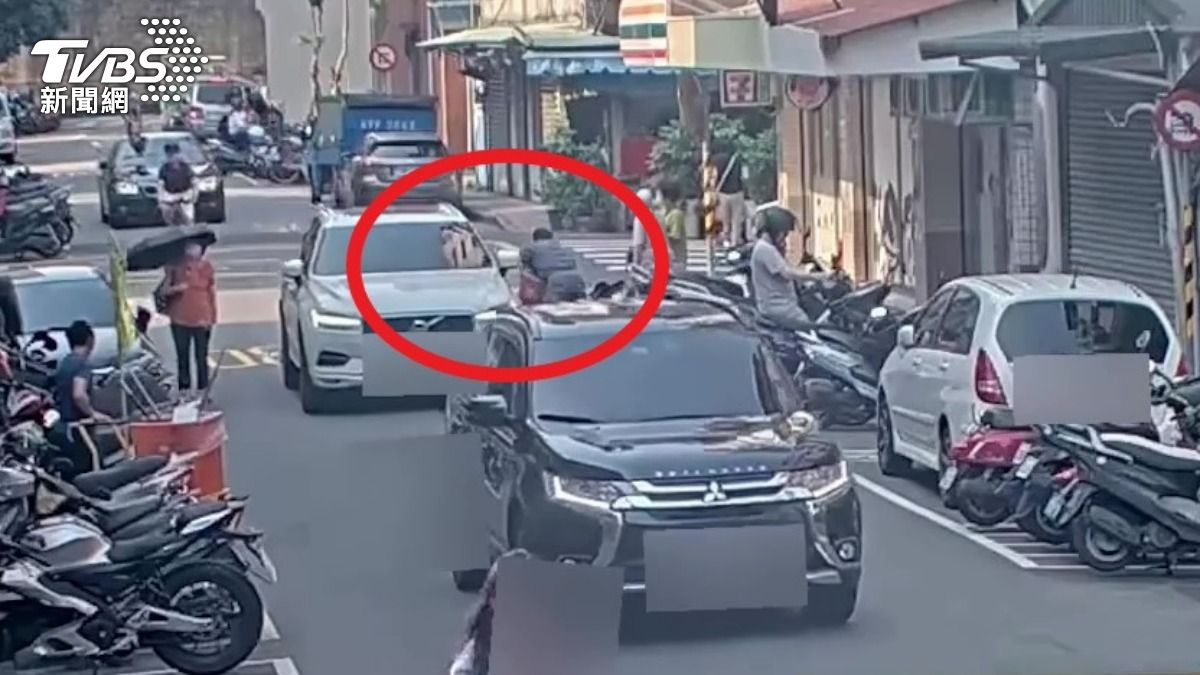 北市單車伯逆撞轎車!沿路搖搖晃晃 警到場「又是酒駕」