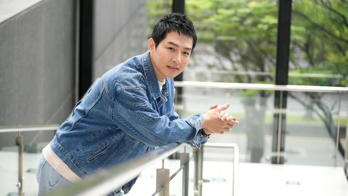 祐誠跨界當直播主。(圖/三立提供)