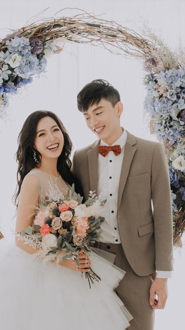 貝童彤在2018年與老公Howard結婚。(圖/翻攝自貝童彤IG)