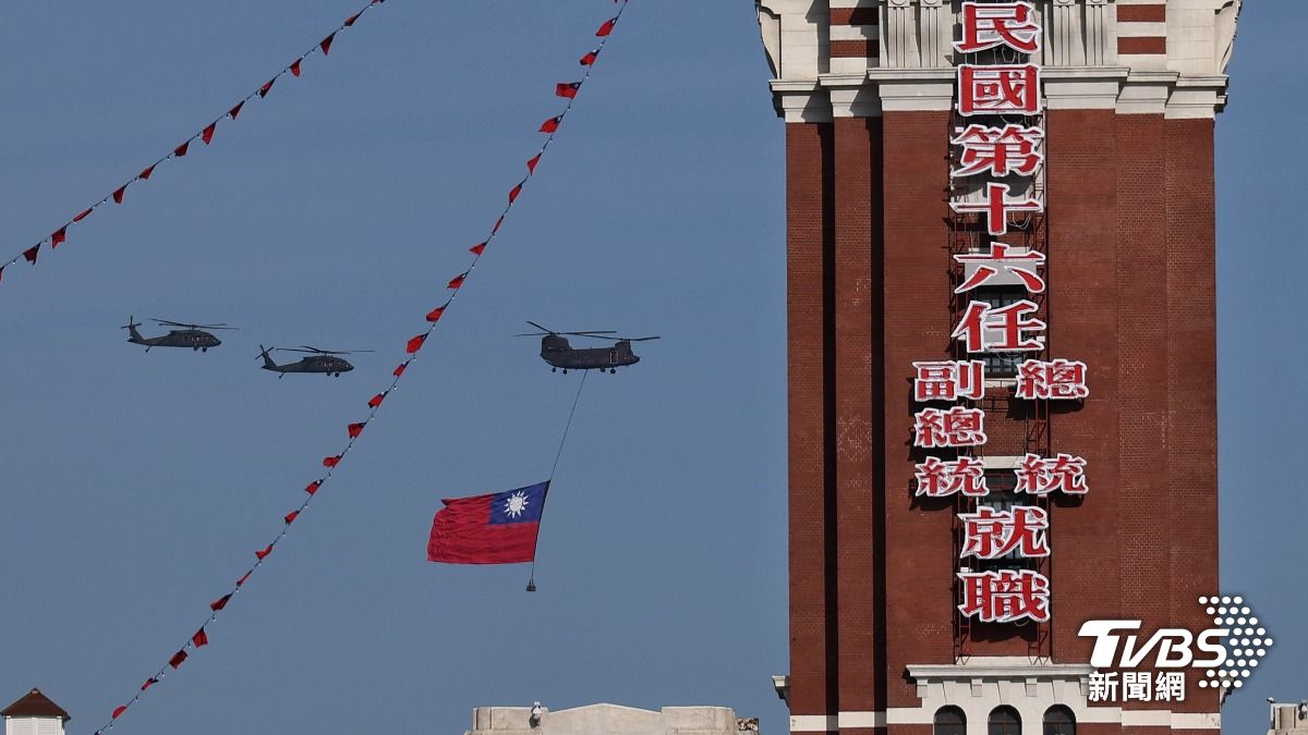 520總統就職預演,國旗梯隊進場。(圖/葉志明攝)