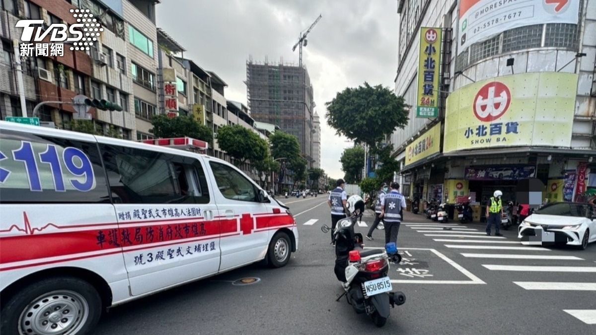 高雄騎士逆向騎遭撞命危 救護車送醫途中「又出車禍」