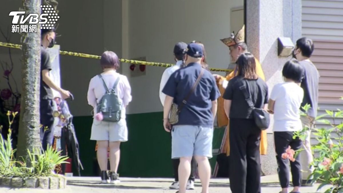 摩鐵雙屍/鼻酸!中和小姊弟遭母悶殺 親友忍淚招魂:回家了
