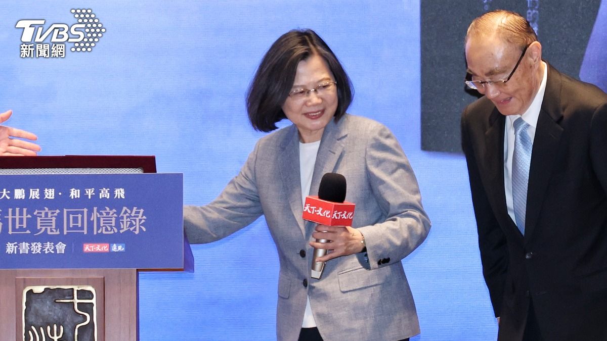 畢業在即!蔡英文「不能表現太高興」 謝馮世寬8年相伴改革