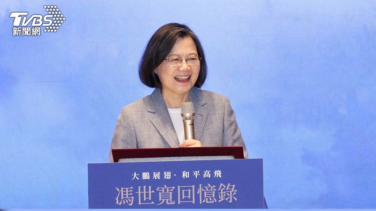 總統蔡英文說，再過幾天要畢業了，但不能表現太高興。（圖/葉志明攝）