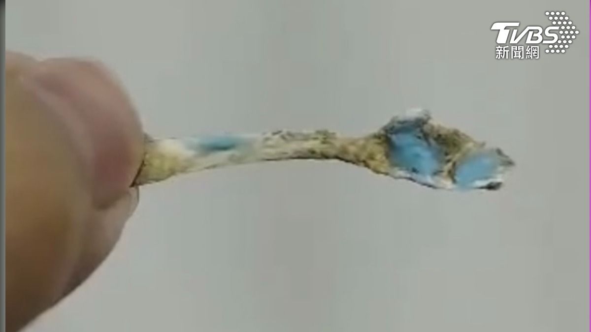 洗澡時遭硬物刮到!知名香皂裡竟藏大塊塑膠片 總公司回應了