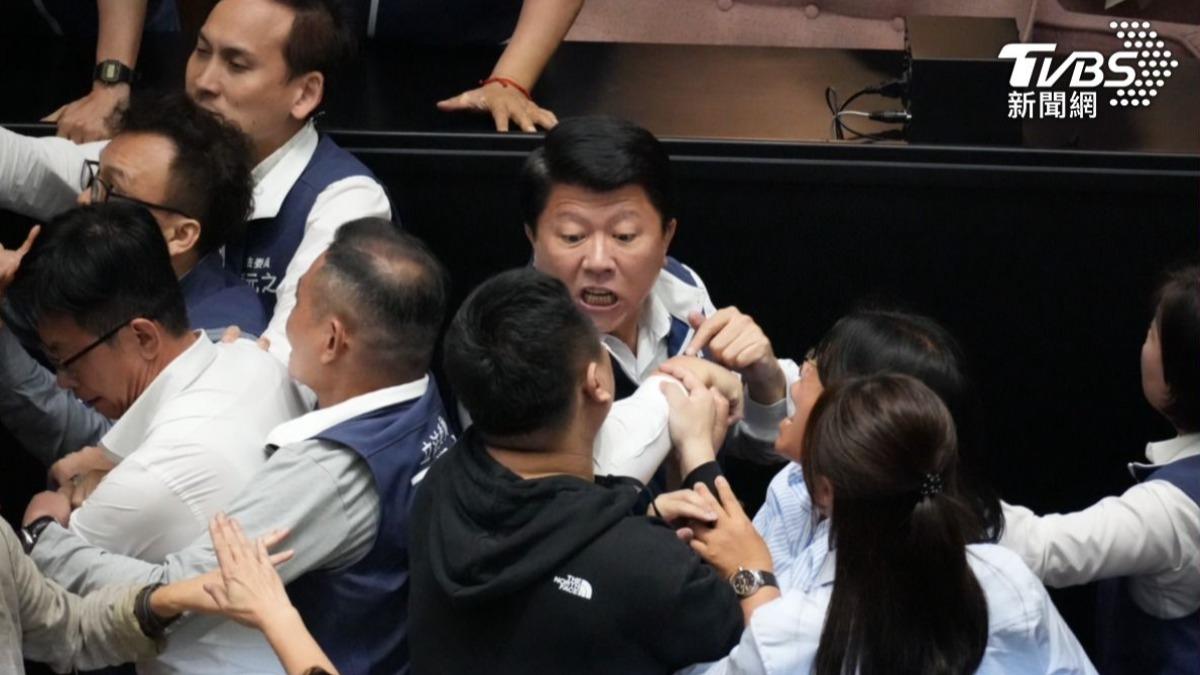 立法院爆衝突,國民黨立委謝龍介。(圖/區國強攝)
