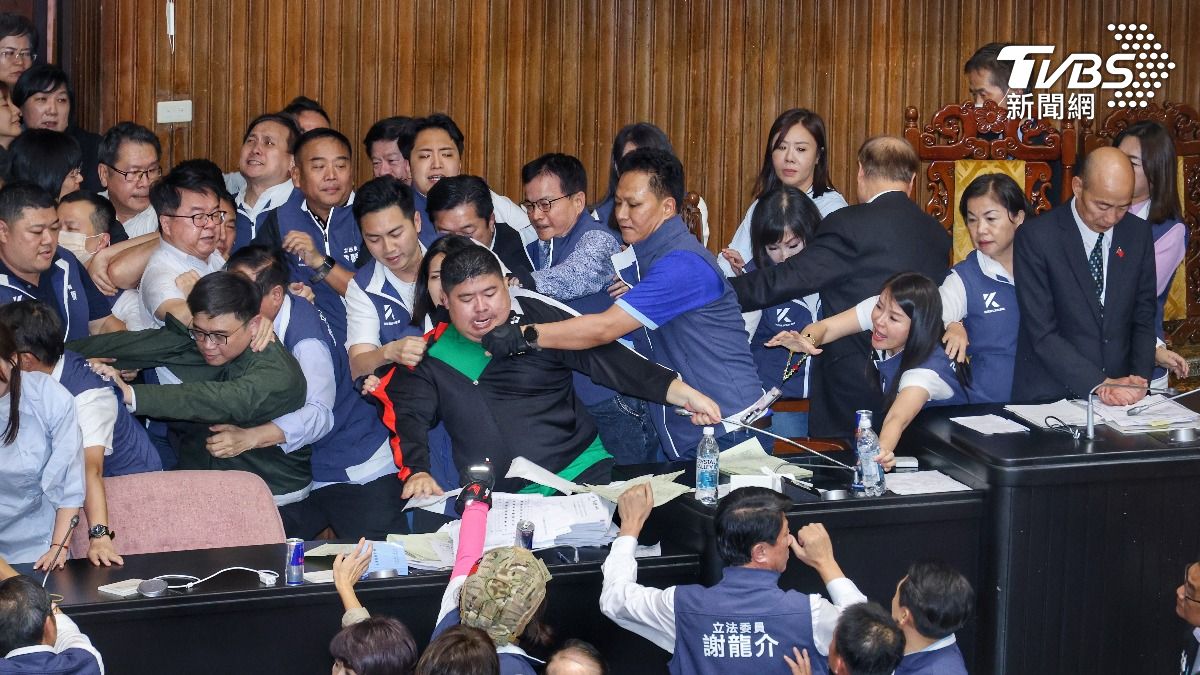 藍綠立院大亂鬥十立委遭起訴 藍轟綠:惡人先告狀