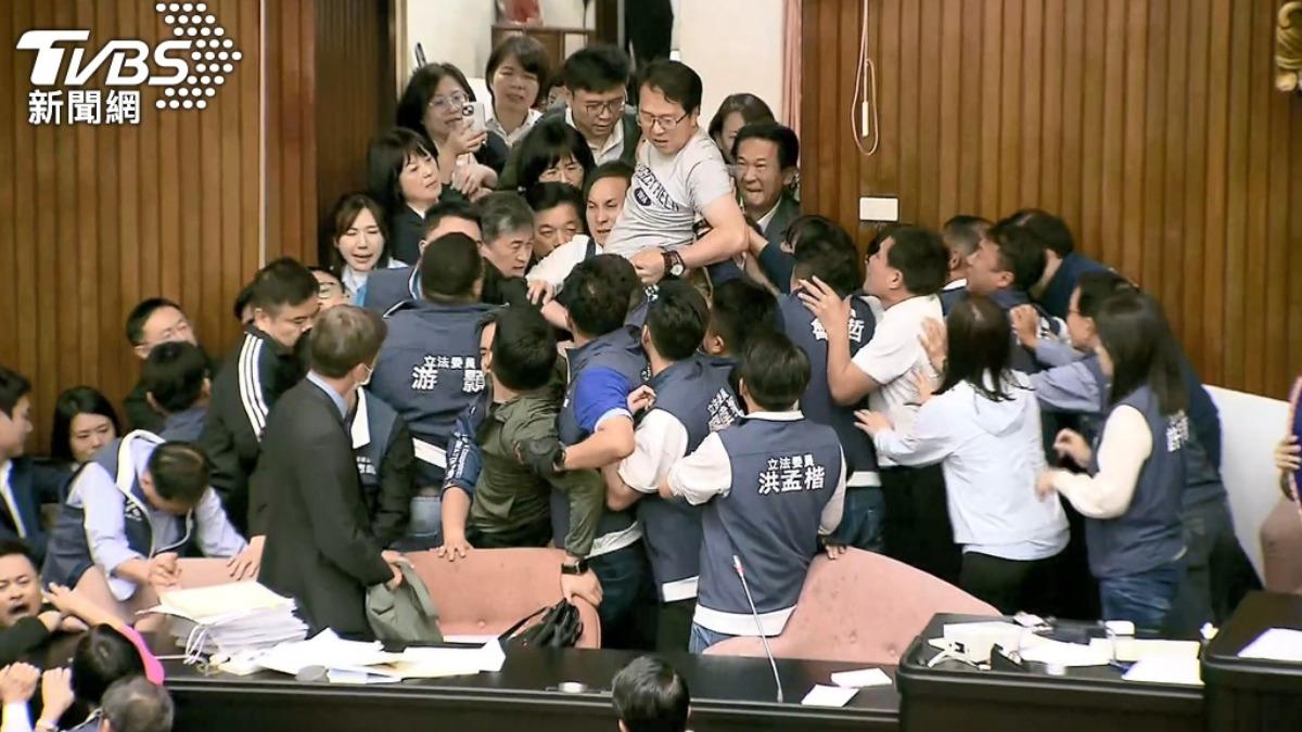立院二讀總統國情報告採即時回答 其餘條文21日再戰