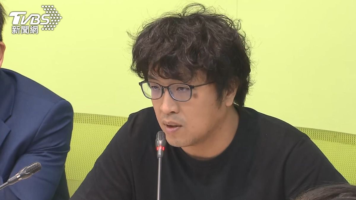 民進黨立委沈柏洋23日談論這起事故時，指國軍常見「裝備買進卻放在倉庫長灰塵」，導致關鍵時刻易出現意外，一番話引發外界議論。（圖／TVBS）
