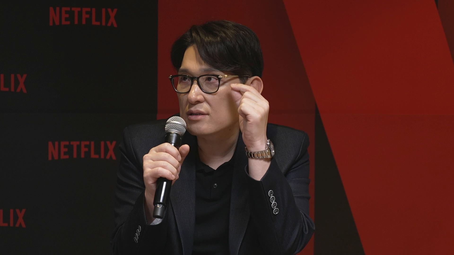 導演韓在林強調「撐眼拷問戲」都在安全條件之下拍攝。(圖/Netflix提供)