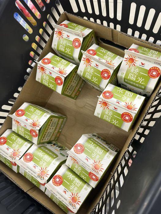 統一陽光豆漿漲價至25元,全聯竟只賣13元,讓網友掃貨。(圖/翻攝自我愛全聯-好物老實説臉書)