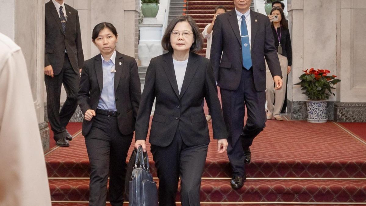 執政8年感性致謝!蔡英文下班 籲台灣團結「展現民主價值」
