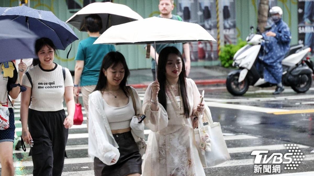 午後天氣驟變!梅雨滯留鋒報到「全台灌雨5天」 最猛時段曝