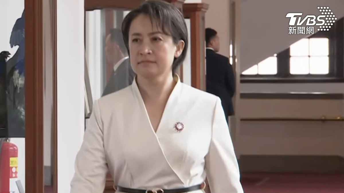 副總統蕭美琴粉色西裝。(圖/TVBS)