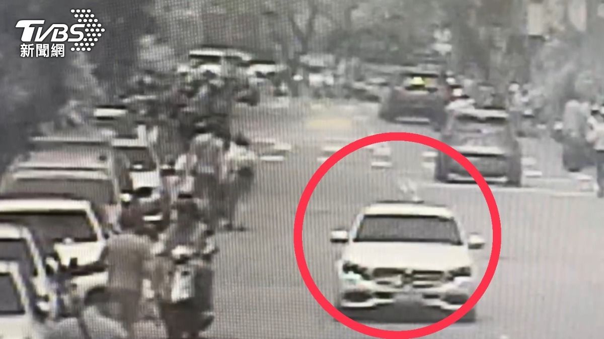 太大意！台中媽開賓士下車沒熄火遭竊　12歲兒被歹徒載走