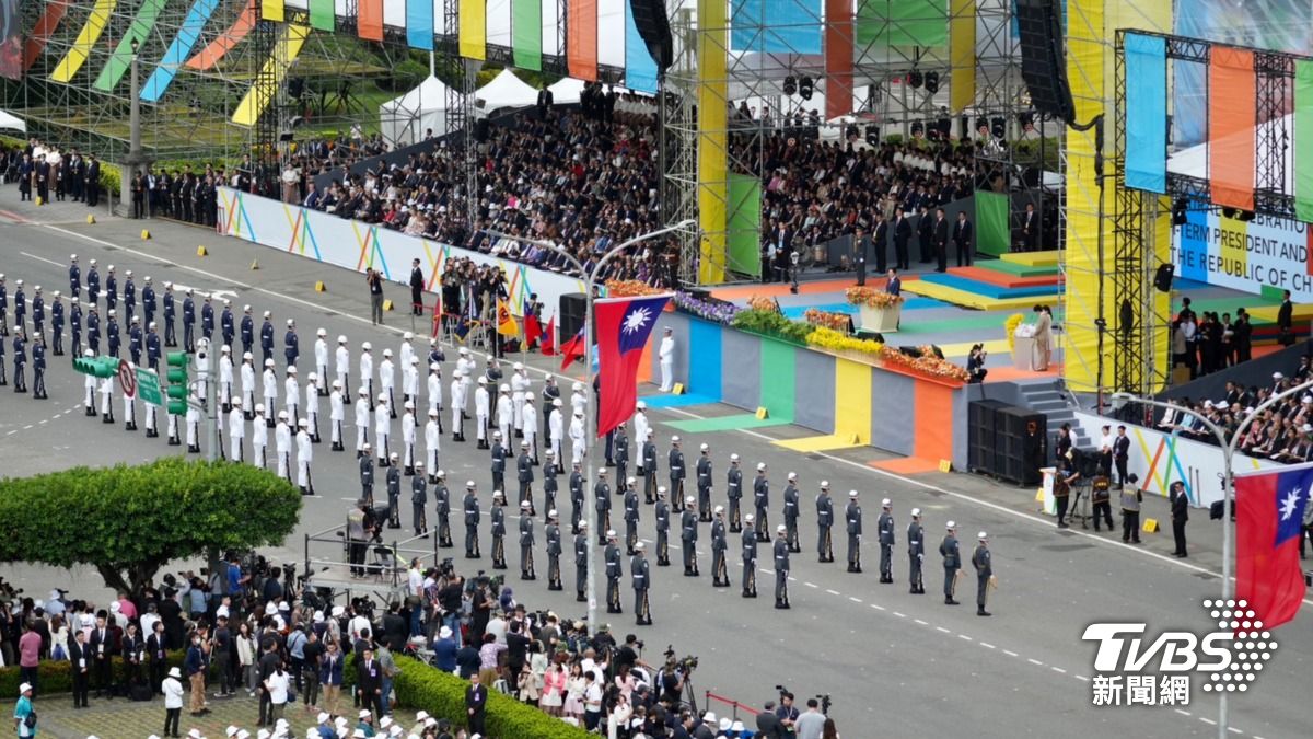 國軍樂儀隊進行操演。（圖／區國強攝）