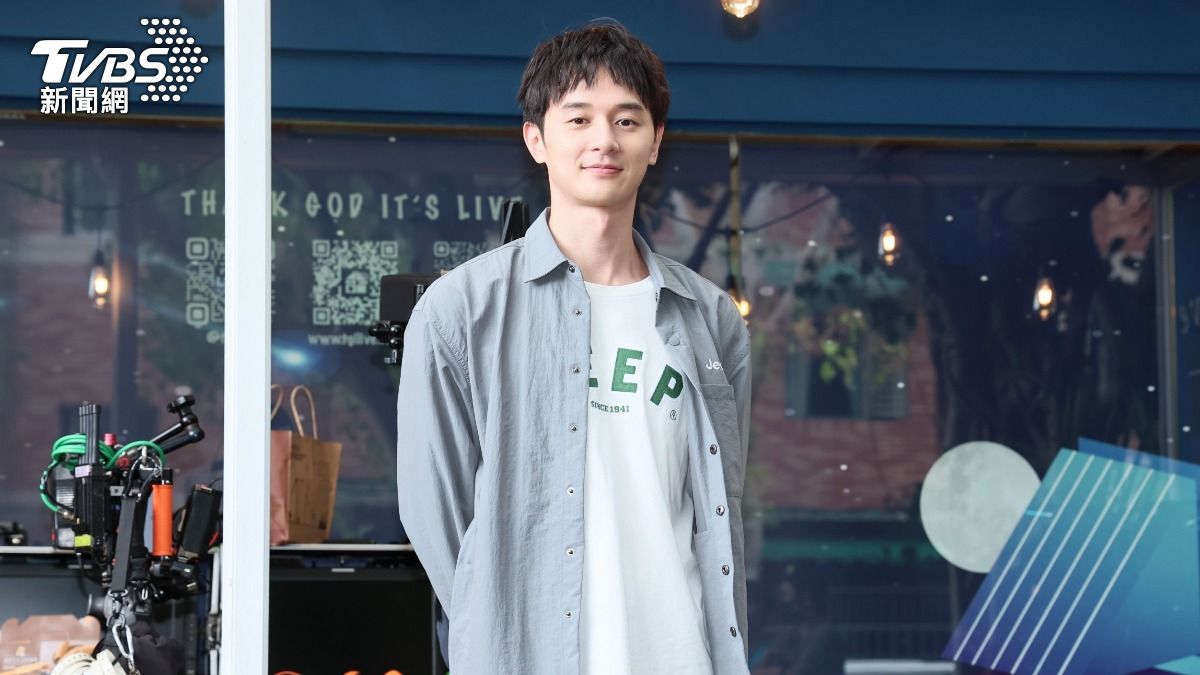 張軒睿在《秘書俱樂部》飾演辦公室白目雷包,被賴雅妍痛罵。(圖/趙世平攝)