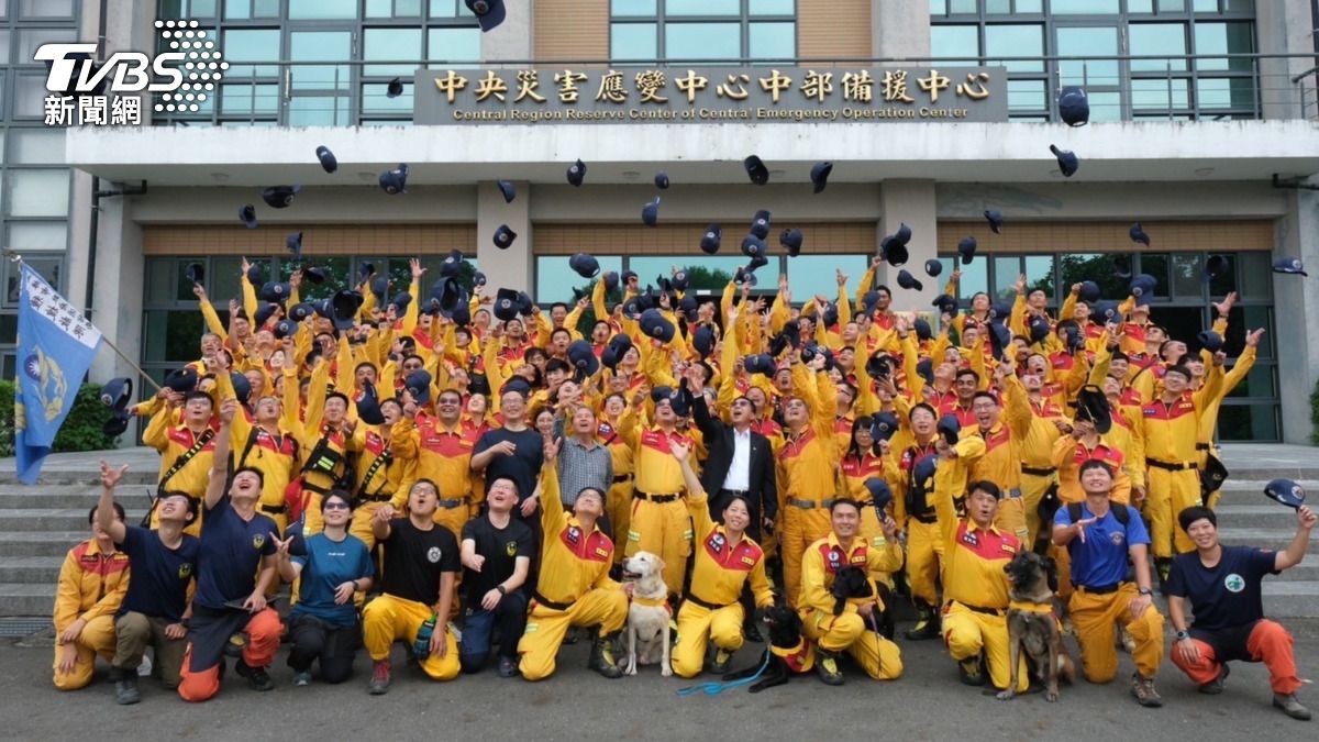 高雄特搜隊通過「重型搜救隊」認證。 圖/高雄市政府