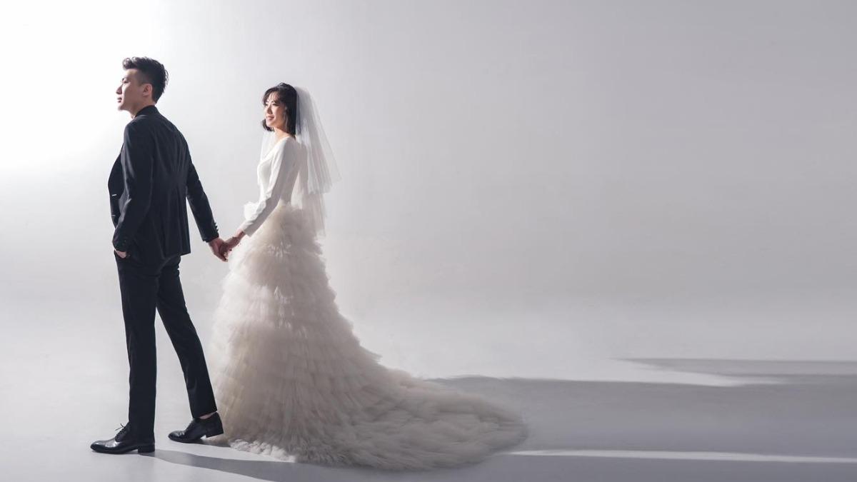 甩開黑人陰霾!大牙520「甜曬婚紗照」:陪我走過黑暗幽谷