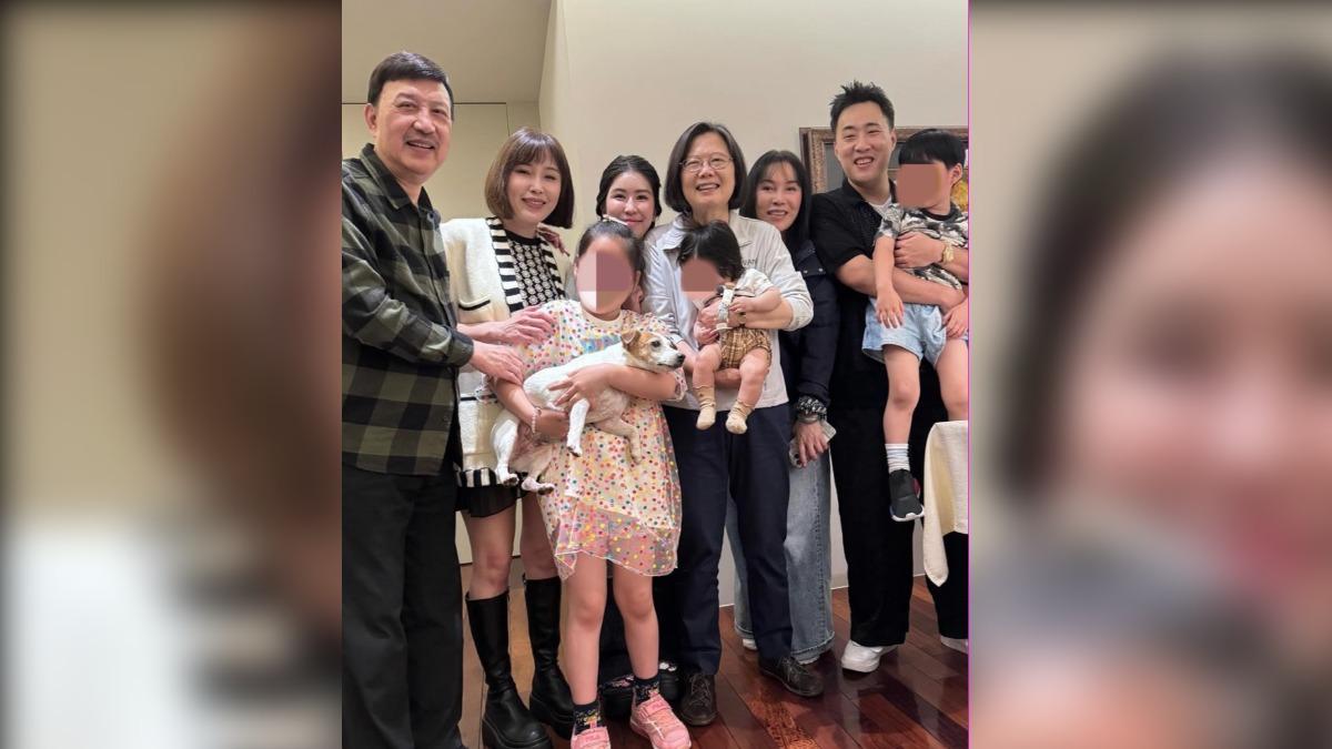余天一家和蔡英文合照。(圖/翻攝自余祥銓Threads)