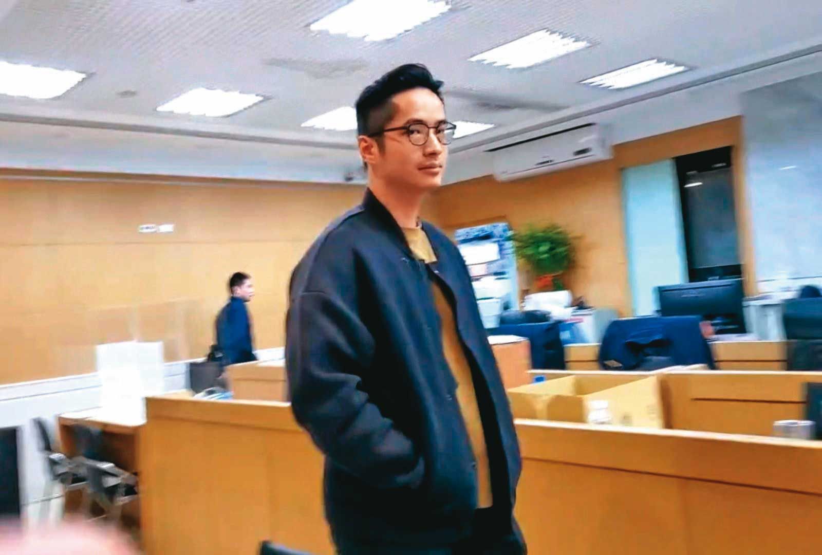 鄭鴻威律師擔任詐團軍師首腦，創「通靈律師」集團，月入逾300萬元，2月2日到案後遭羈押至今。（圖／東森新聞提供）