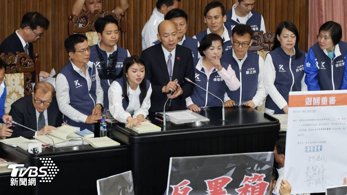 韓國瑜喊話黨團幹部約束各黨委員。(圖/葉志明攝)