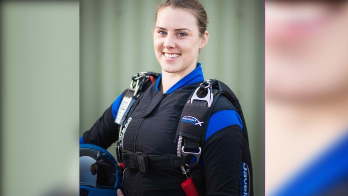 英女軍官跳傘破五百次卻因「主傘未開」　GoPro拍下墜地死亡瞬間