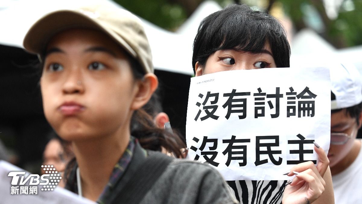 立法院外抗議民眾。（圖／胡瑞麒攝）
