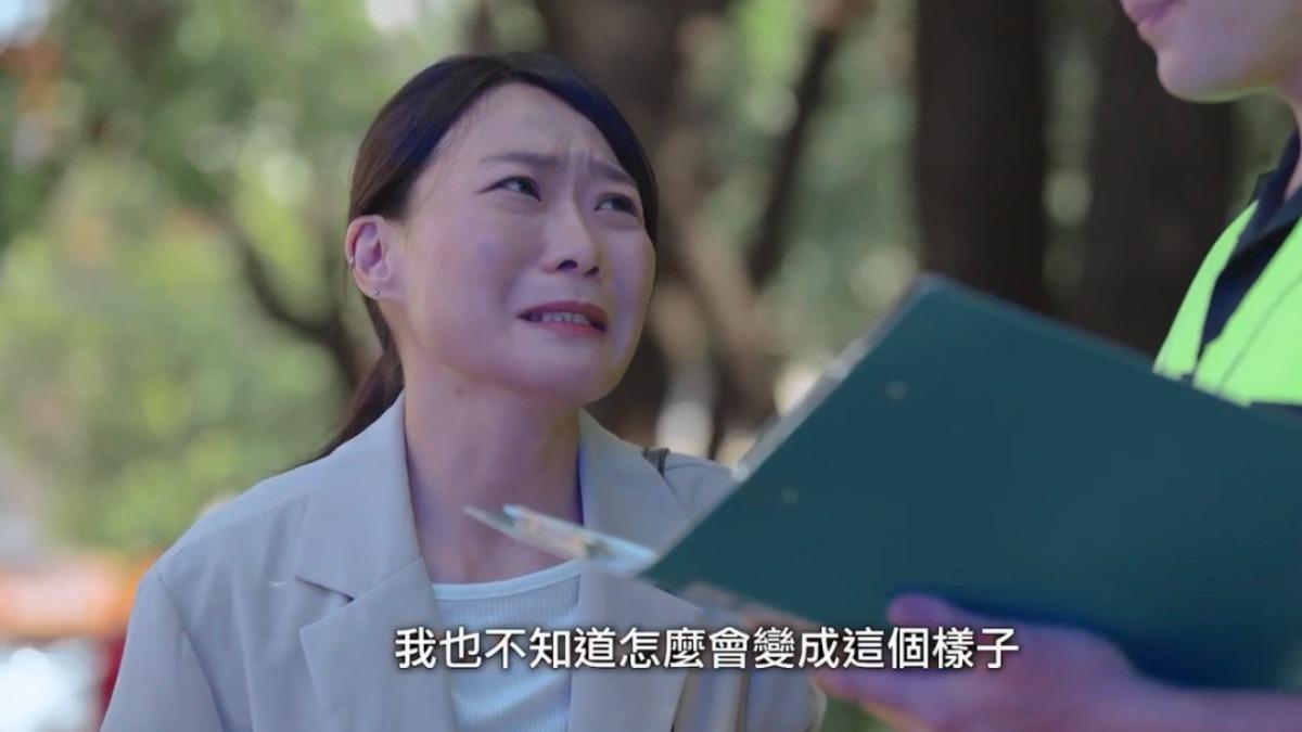 併排違停不僅影響行車順暢，更可能導致交通事故。（圖／交通大隊提供）