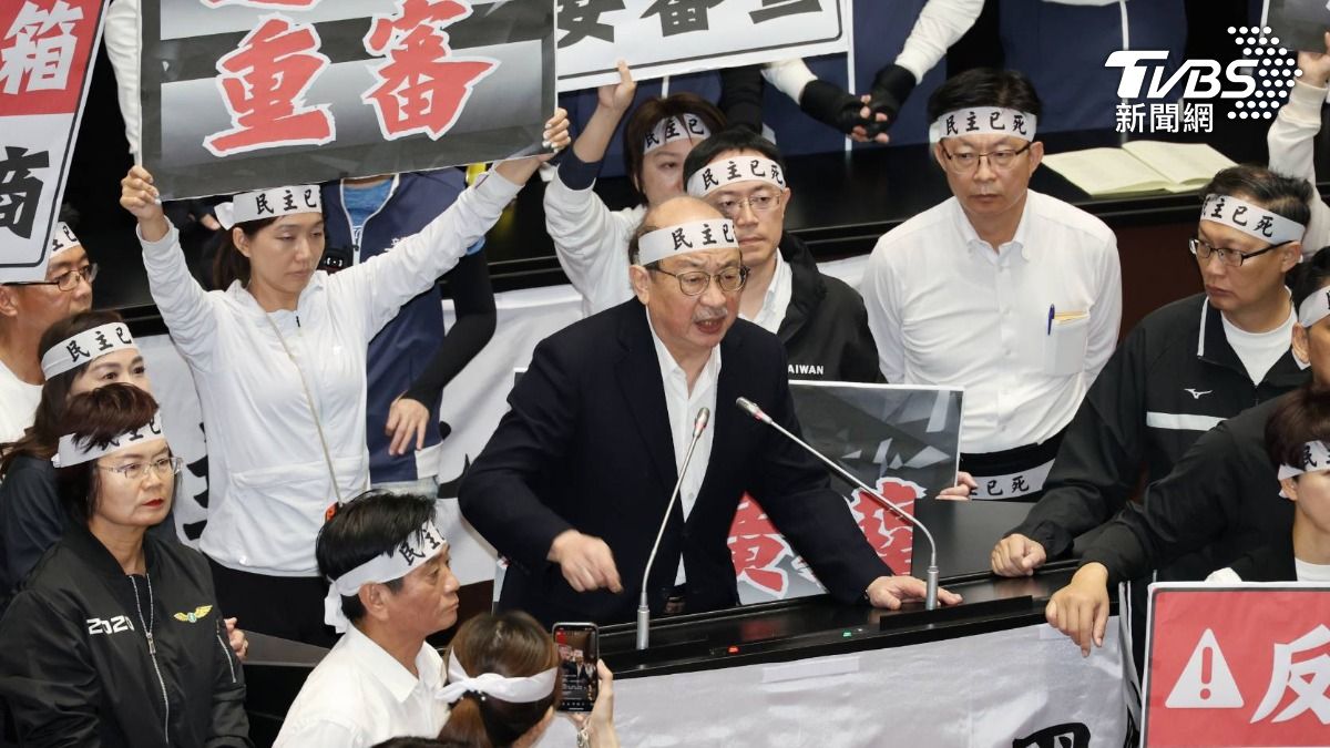柯建銘發言。（圖／葉志明攝）