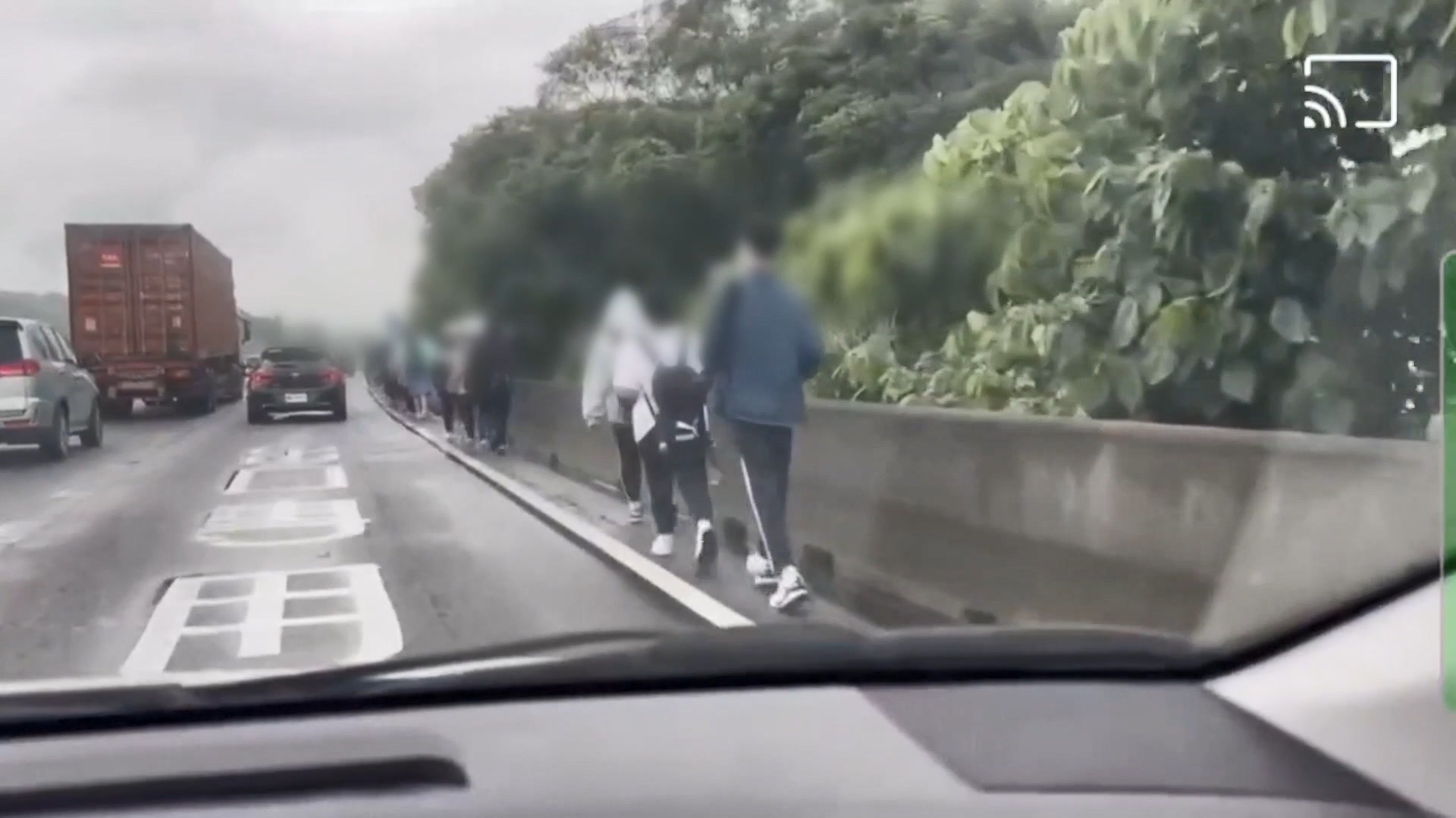 圖/翻攝自 重機車友 ❘ 各區路況天氣、資訊分享中心