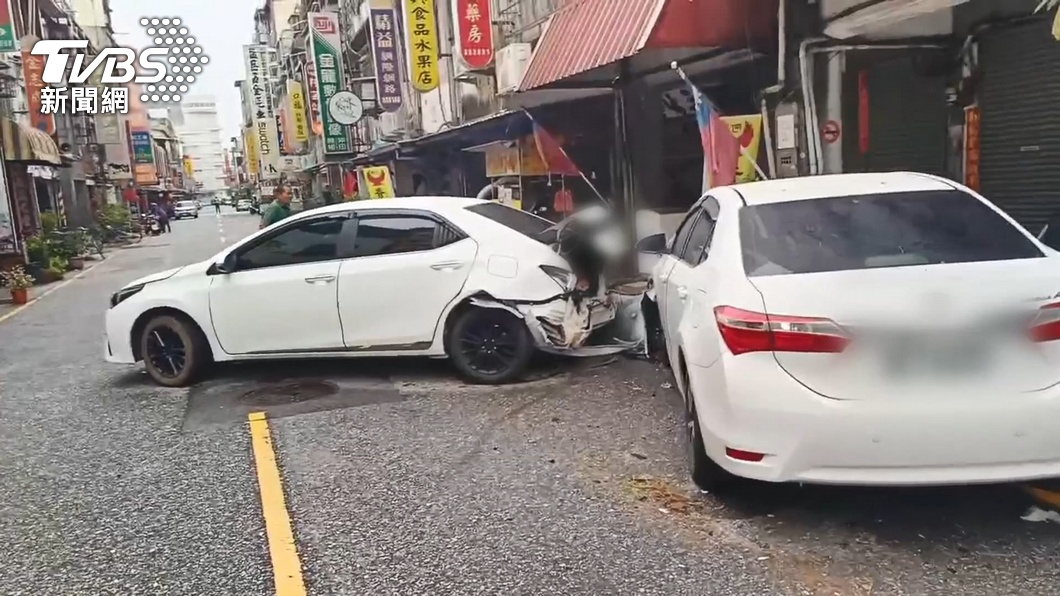 不滿前女友有新歡!金門男開車「來回撞3次」 見警冷笑:我撞的