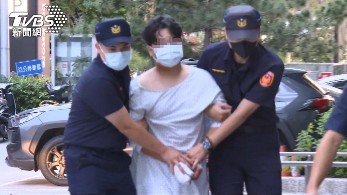 洪男在今下午做完筆錄。（圖／TVBS）