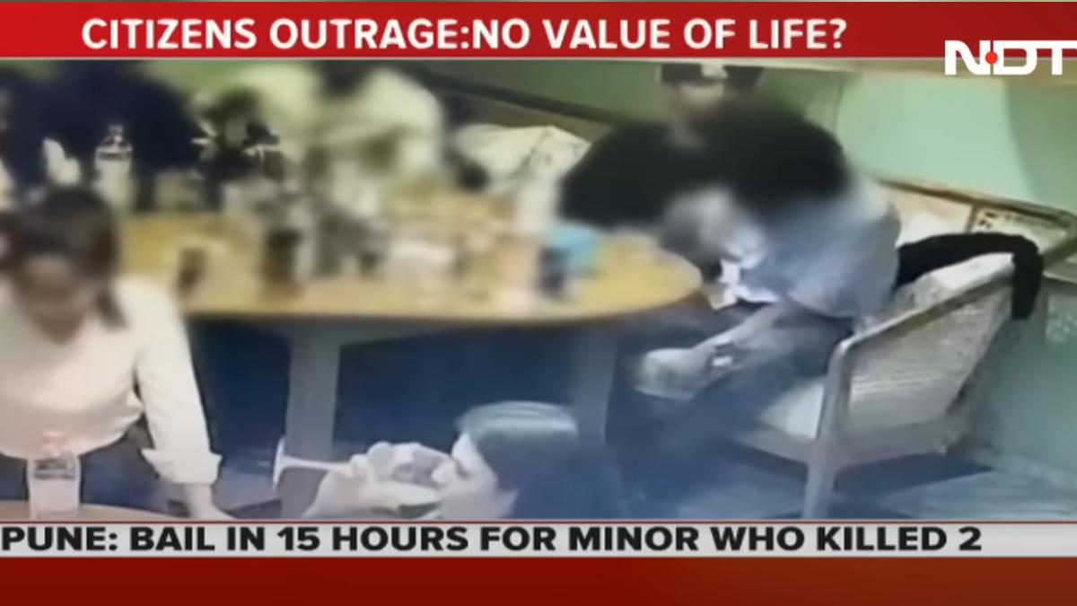 酒駕撞死2人的印度青少年,被餐廳監視鏡頭拍到,與朋友飲酒狂歡。(圖/翻攝自NDTV新聞影片)