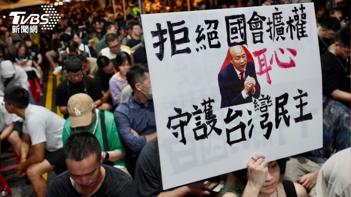 3萬人圍立院!宜蘭名店開第一槍「守護民主」40年老店也表態了