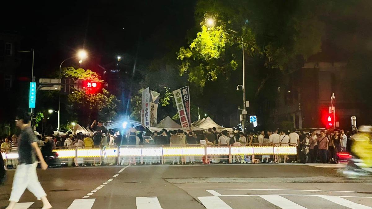 我是你接生的！男大生求台大醫「不要跟我媽說」　他嘆：會保護你們
