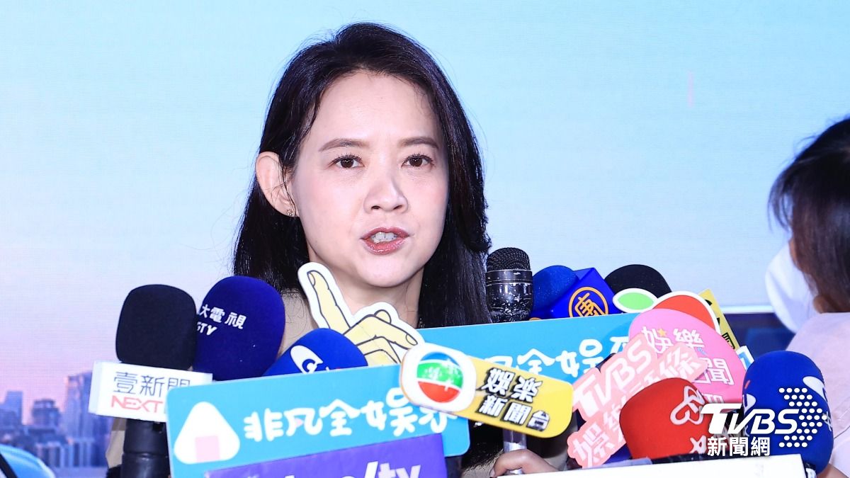 曾寶儀有問必答。（圖／黃城碩攝）