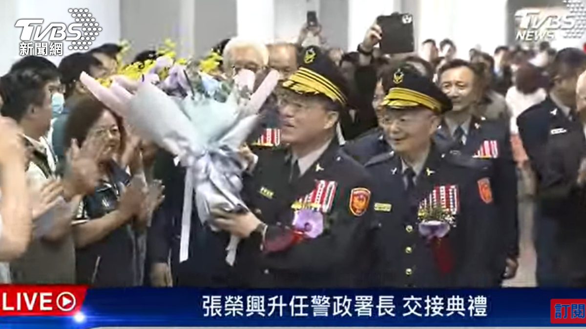 警政署長張榮興正式上任後接受各界歡迎。(圖/TVBS)