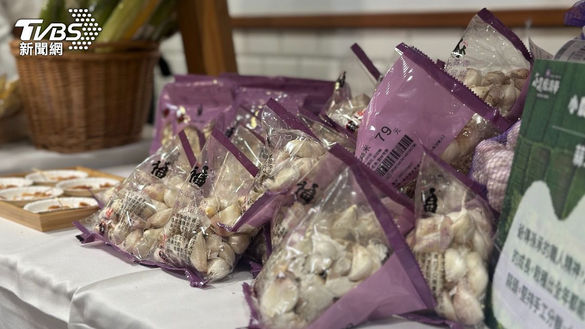 小農種植的蒜米業績超好。(圖/許稚佳攝)