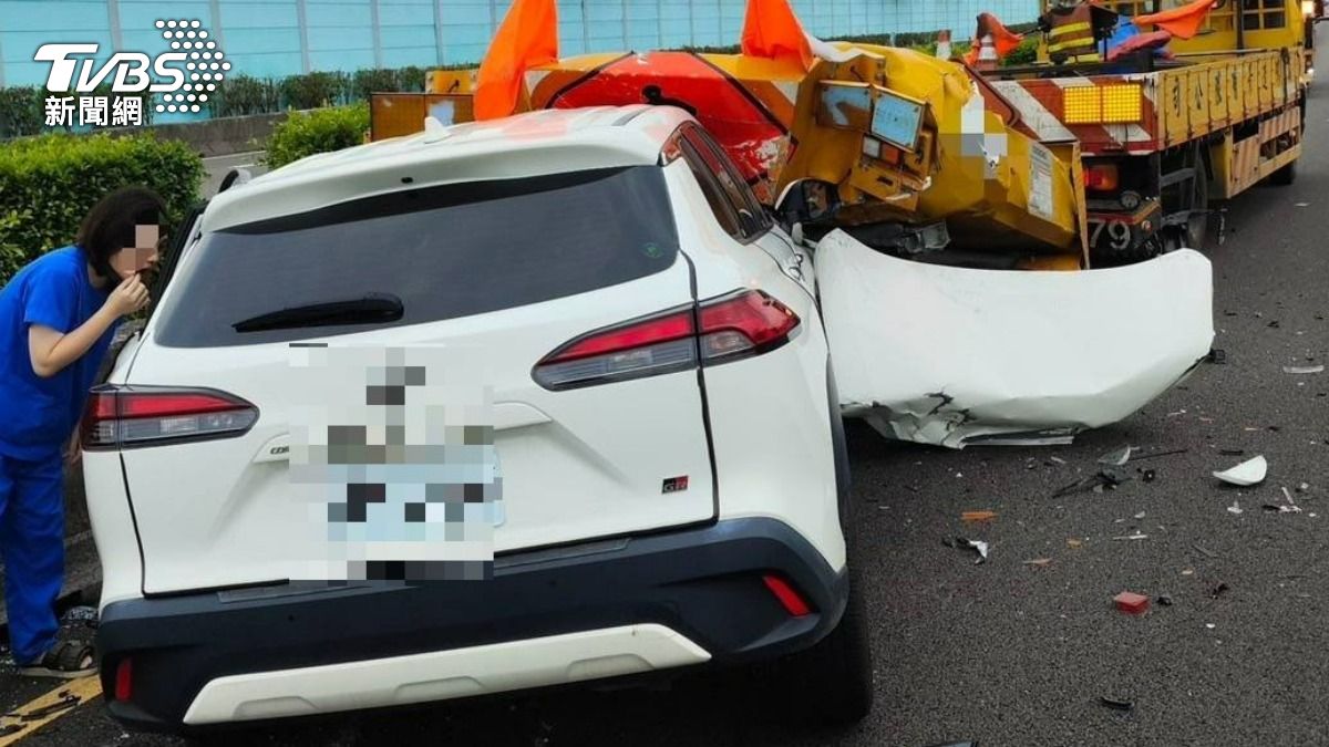 引擎蓋噴飛!國1休旅車追尾緩撞車 駕駛坦言:開輔助駕駛