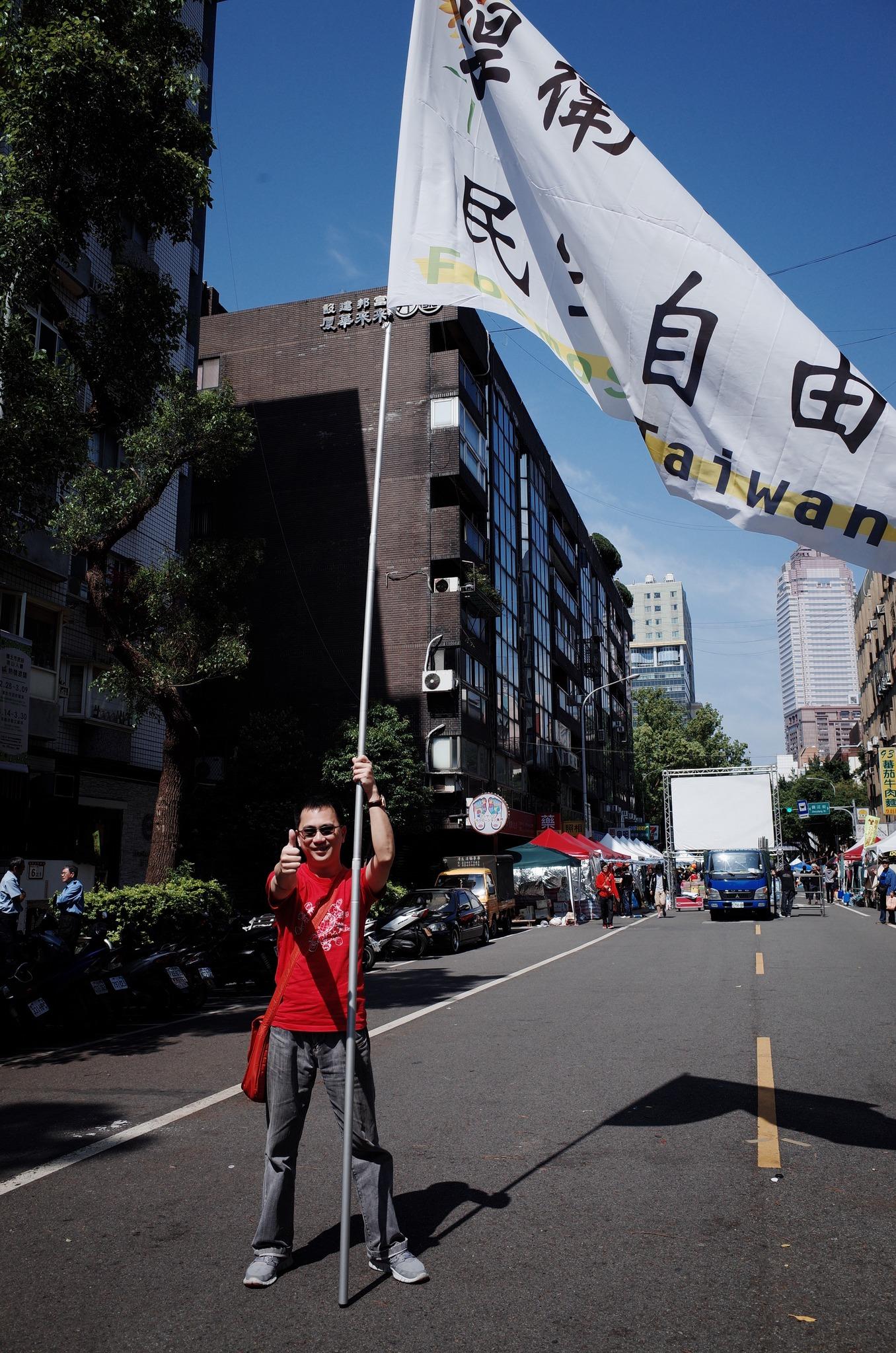 486先生指出自己節儉到10年前的衣服都還在穿。(圖/翻攝自486先生臉書)