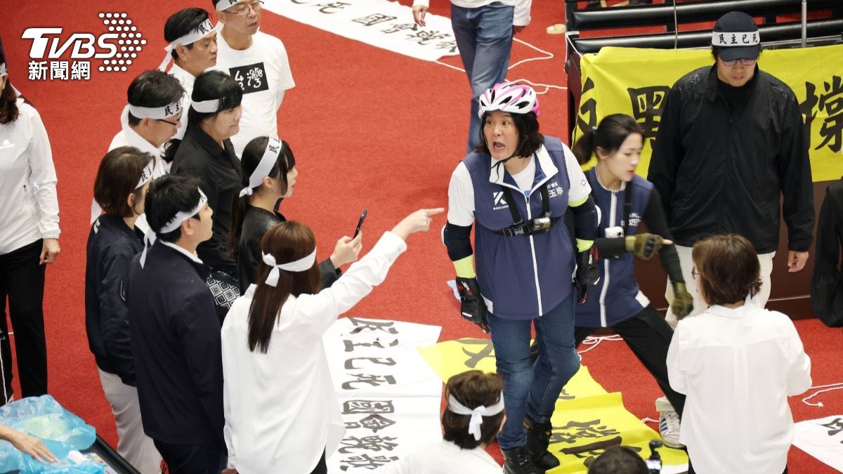 朝野續審國會改革！藍白成功守住主席台　綠嗆「霸佔國會」